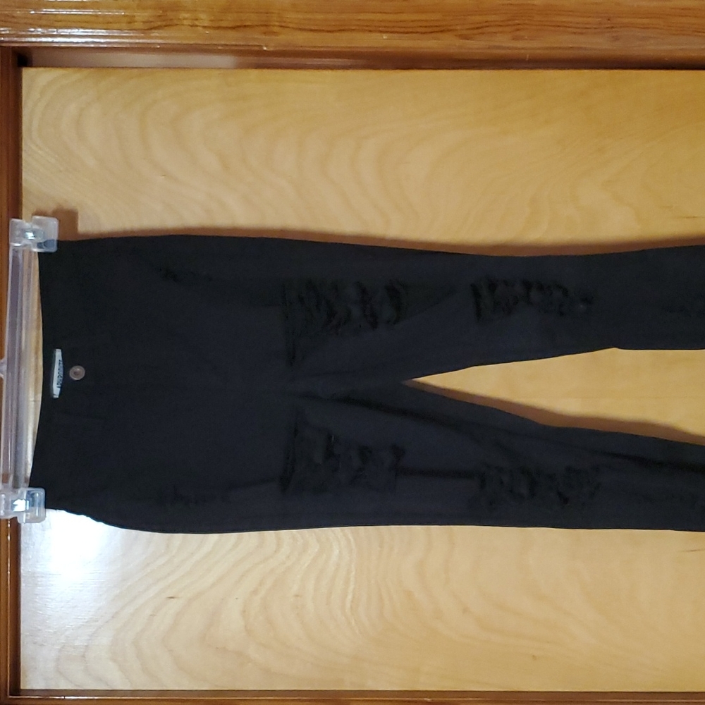 Aphrodite black distressed skinny jeans size 7 Juniors
